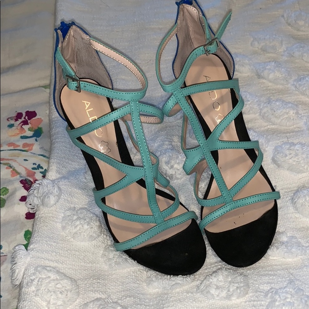 Beautiful Aldo multi color heels